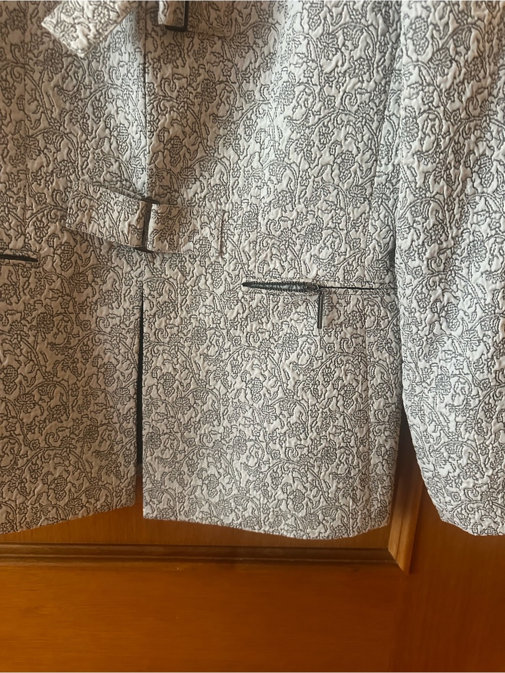 Kasper Size 4 Ivory Gray Brocade 2-Piece Skirt Suit - Picture 5 of 8